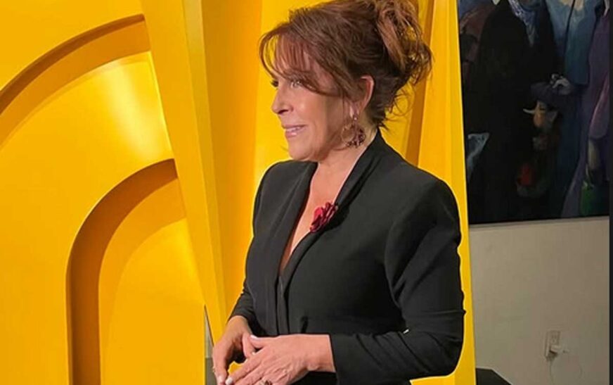 «La academia se ilumina con la luz de seis estrellas: Fernanda Familiar y otros destacados líderes reciben medalla Summa cum laude 2025»