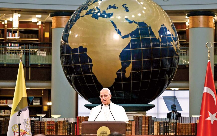 El Papa en Misión Imposible: Un Viaje por el Mundo para Preservar el Futuro de la Humanidad