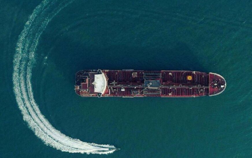 Tensión en el Golfo Pérsico: Irán se adjudica control absoluto sobre un petrolero en alta mar después de una operación naval sin precedentes.