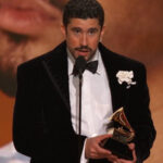 Bad Bunny hace historia en los Grammy con el primer álbum en español ganador a Álbum del Año Bad Bunny hace historia en los Grammy con el primer álbum en español ganador a Álbum del Año