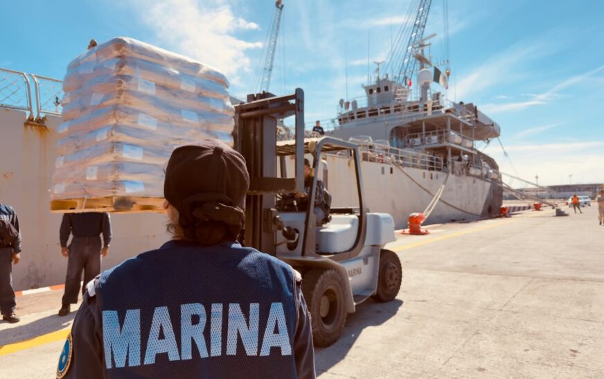 Buques de la Armada de México traslada más de 800 toneladas de ayuda humanitaria a Cuba