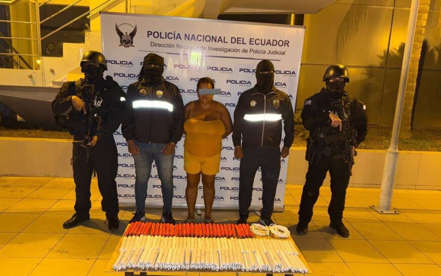 Mujer venezolana es detenida en Ecuador con 160 explosivos pertenecientes a grupo criminal
